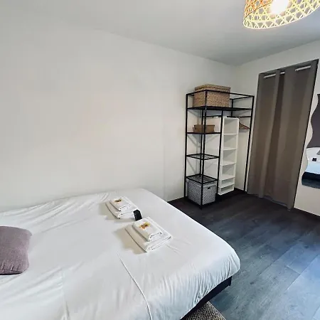 Maison De Charme 8 Chambres, 8 Salle De Bain رانس