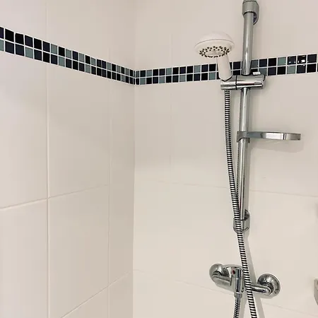 Maison De Charme 8 Chambres, 8 Salle De Bain Apartment *